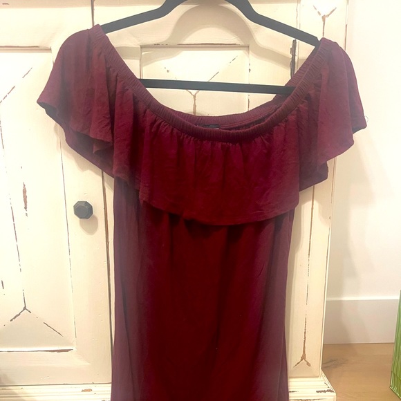 NEW, FSU, Garnet Color, Ruffle Off The Shoulder Top, Size Large - Picture 8 of 10